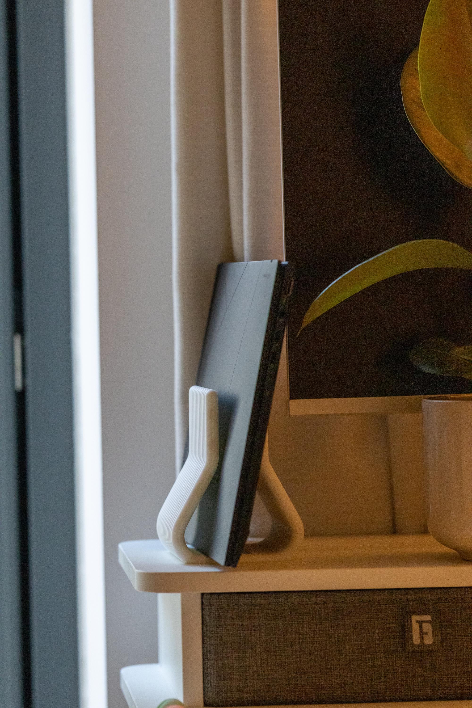 Vertical Laptop Stand I Laptop Dock Station I MacBook Stand I Laptop Holder I MacBook Dock I Minimalist MacBook Desk Organizer I 3D Printed