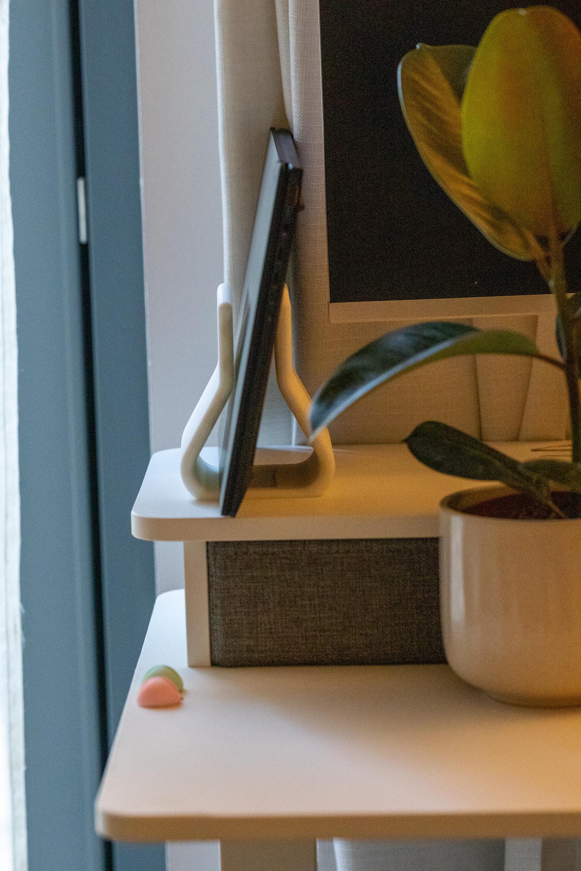 Vertical Laptop Stand I Laptop Dock Station I MacBook Stand I Laptop Holder I MacBook Dock I Minimalist MacBook Desk Organizer I 3D Printed