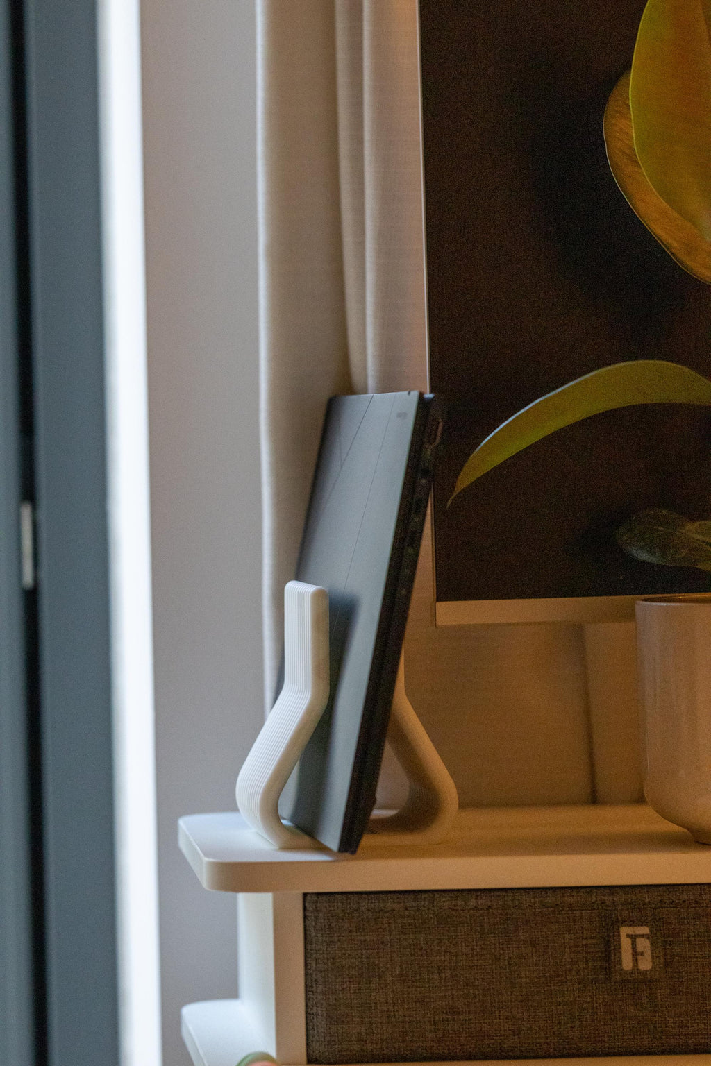 Vertical Laptop Stand I Laptop Dock Station I MacBook Stand I Laptop Holder I MacBook Dock I Minimalist MacBook Desk Organizer I 3D Printed