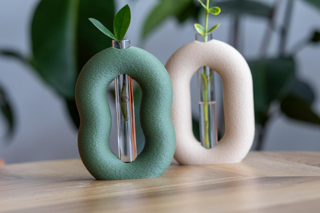 Minimalist Plant Propagation Station: 3D Printed Vase Set with Glass Tubes