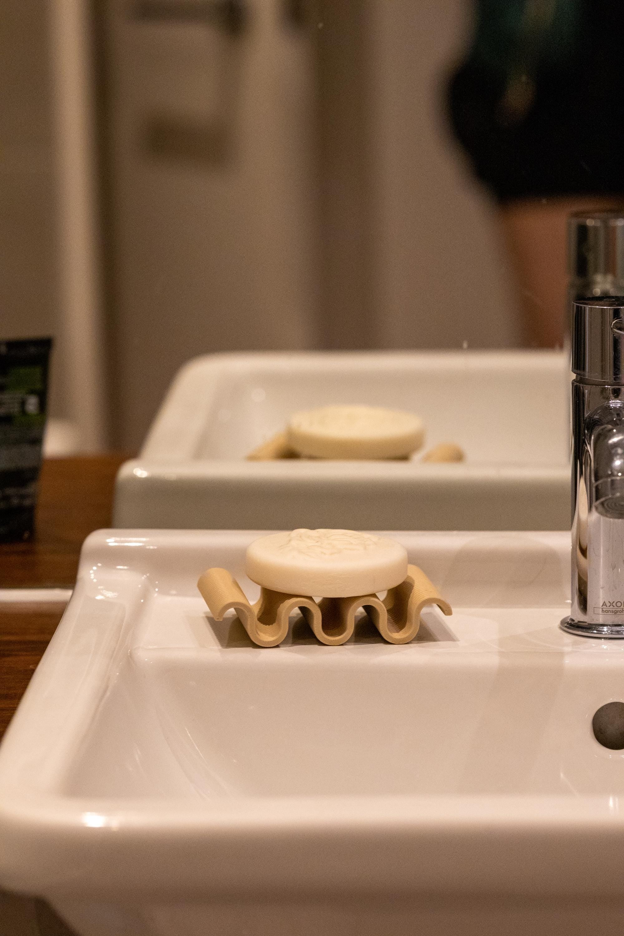 Wavy Soap Dish: Eco-Friendly Bathroom Decor I 3D Printed