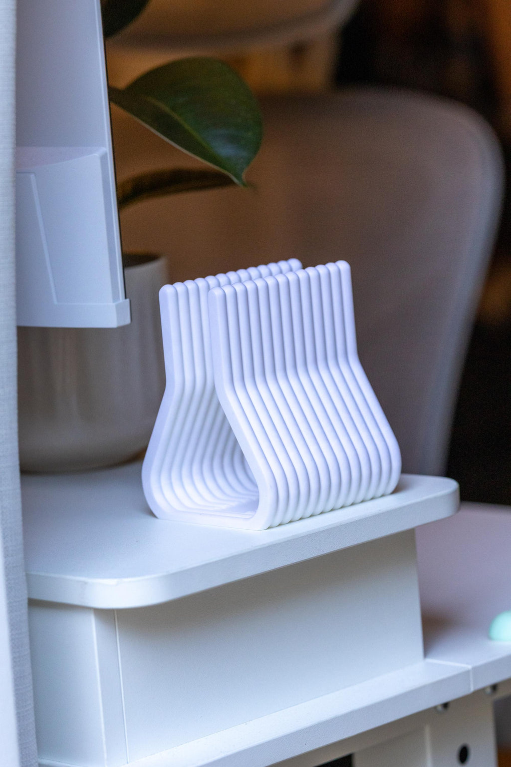 Vertical Laptop Stand I Laptop Dock Station I MacBook Stand I Laptop Holder I MacBook Dock I Minimalist MacBook Desk Organizer I 3D Printed