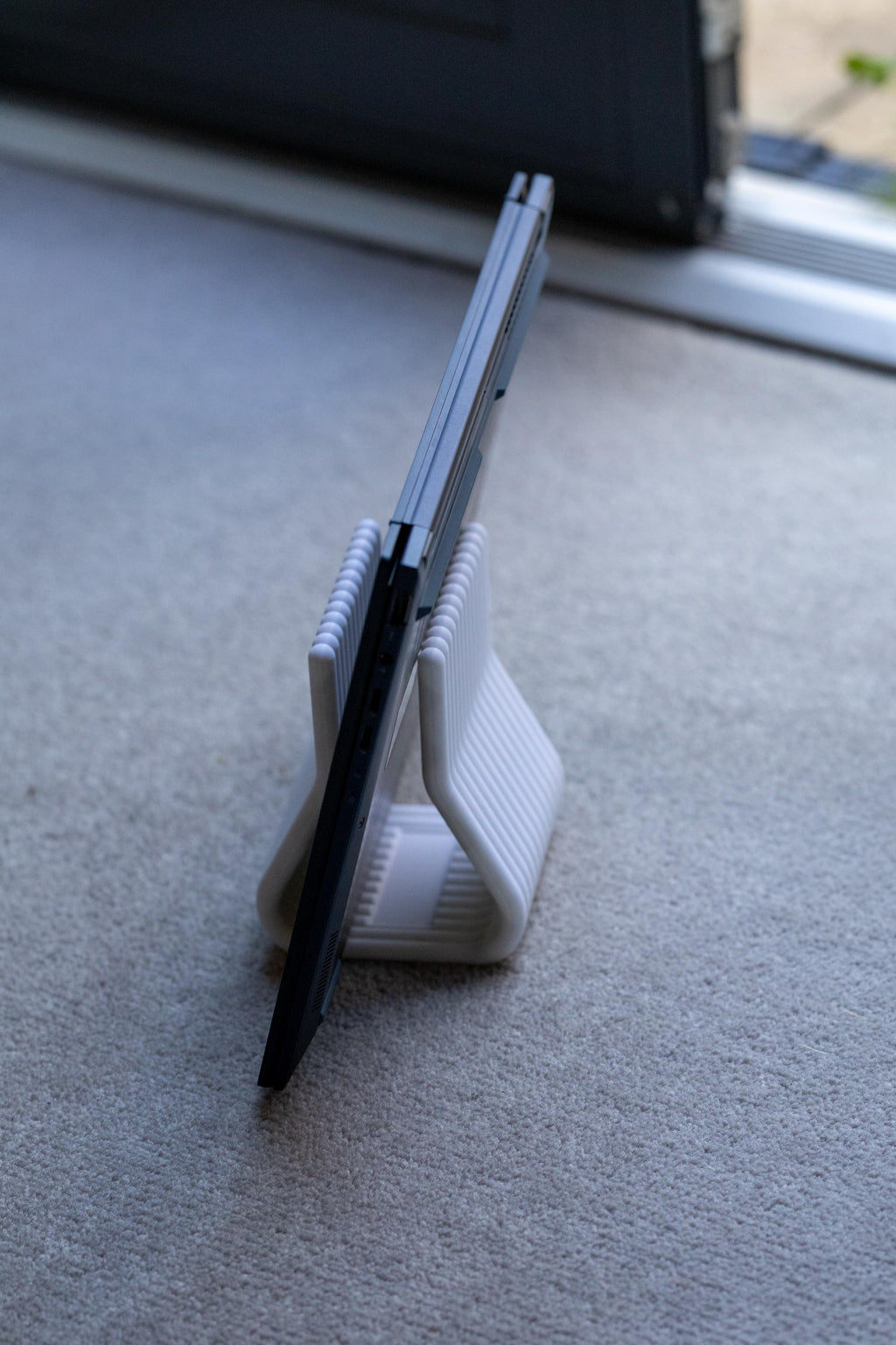 Vertical Laptop Stand I Laptop Dock Station I MacBook Stand I Laptop Holder I MacBook Dock I Minimalist MacBook Desk Organizer I 3D Printed