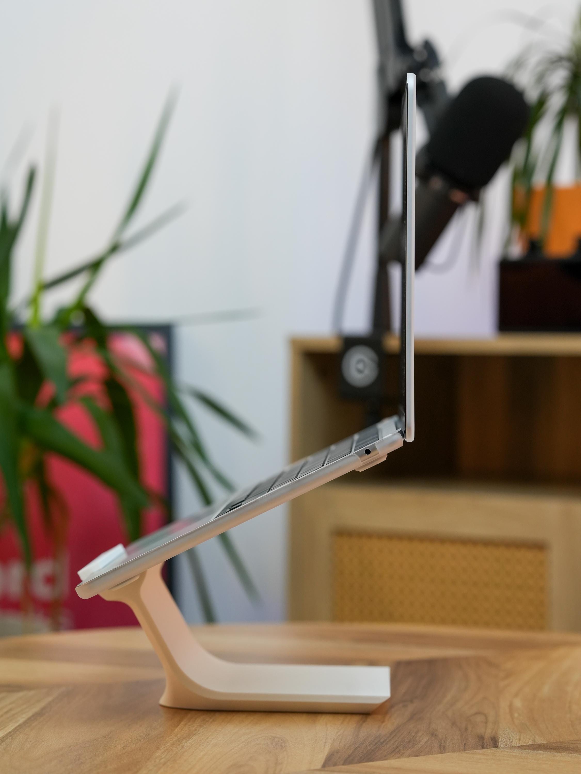 Sora Laptop Stand
